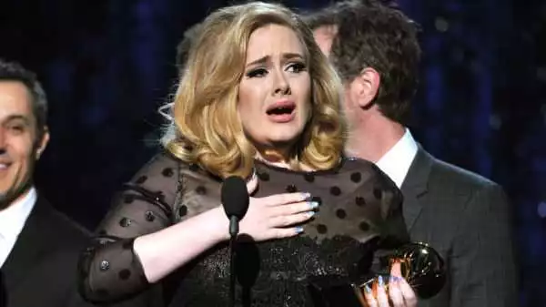 Oh! Adele Embarrassed As Her Credit Card Got Declined At A Retail Store